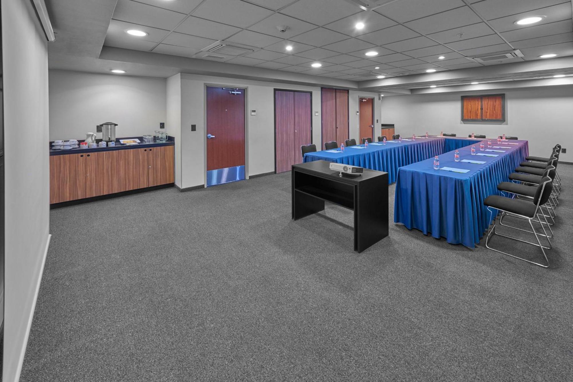 Hotel Express Cdmx Plaza 4*