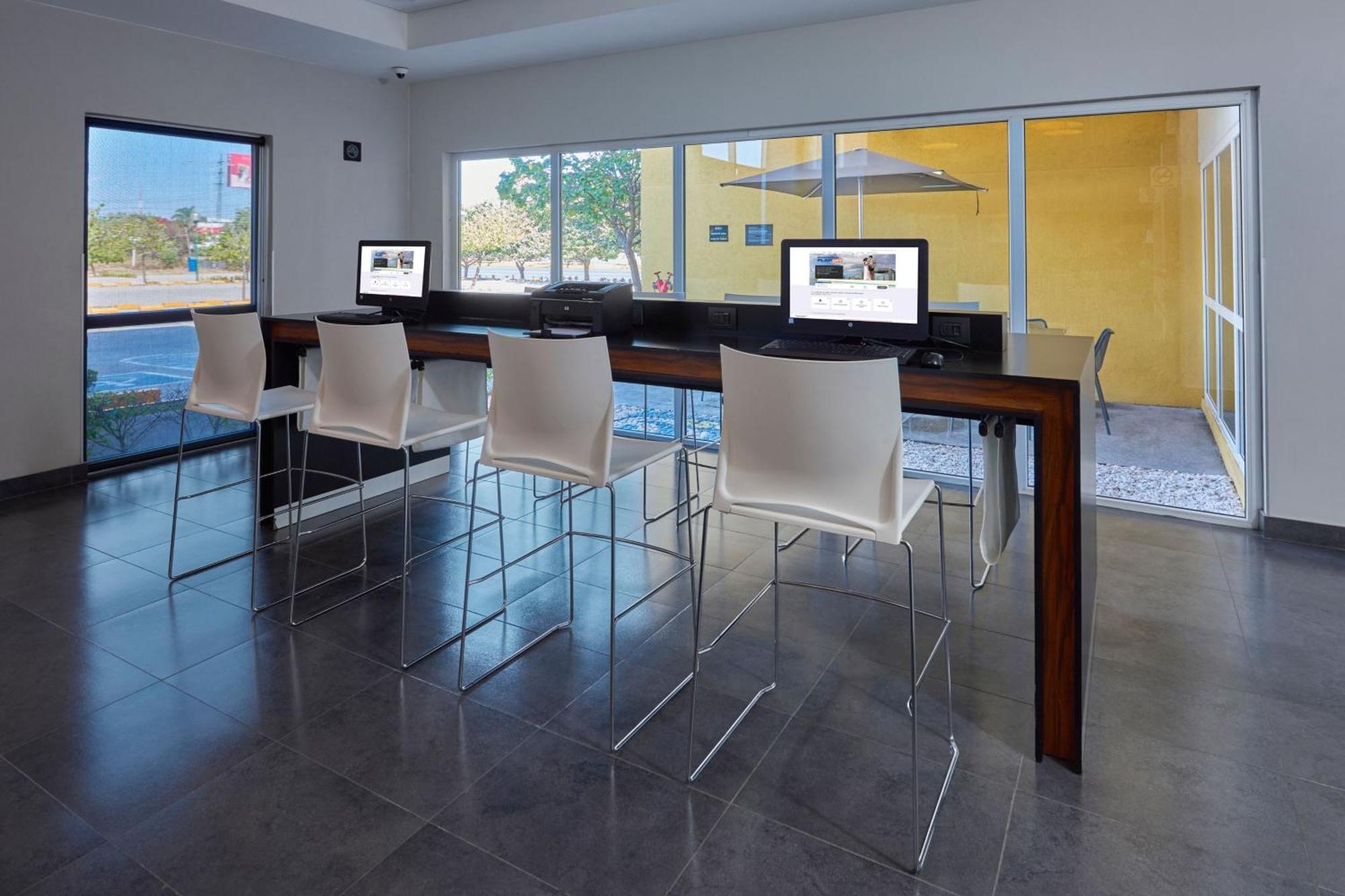 Hotel Express By Marriott Ciudad De Plaza Mexico City